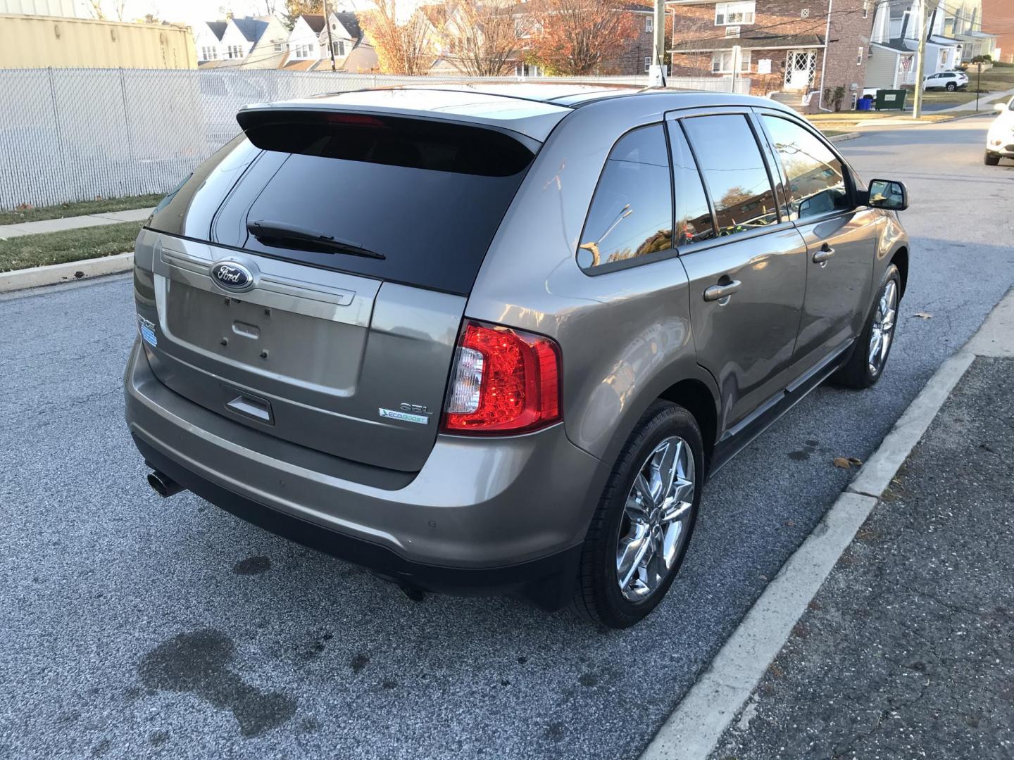 2013 Gray /Gray Ford Edge SEL FWD (2FMDK3J95DB) with an 2.0L L4 DOHC 16V engine, 6-Speed Automatic transmission, located at 577 Chester Pike, Prospect Park, PA, 19076, (610) 237-1015, 39.886154, -75.302338 - Photo#4