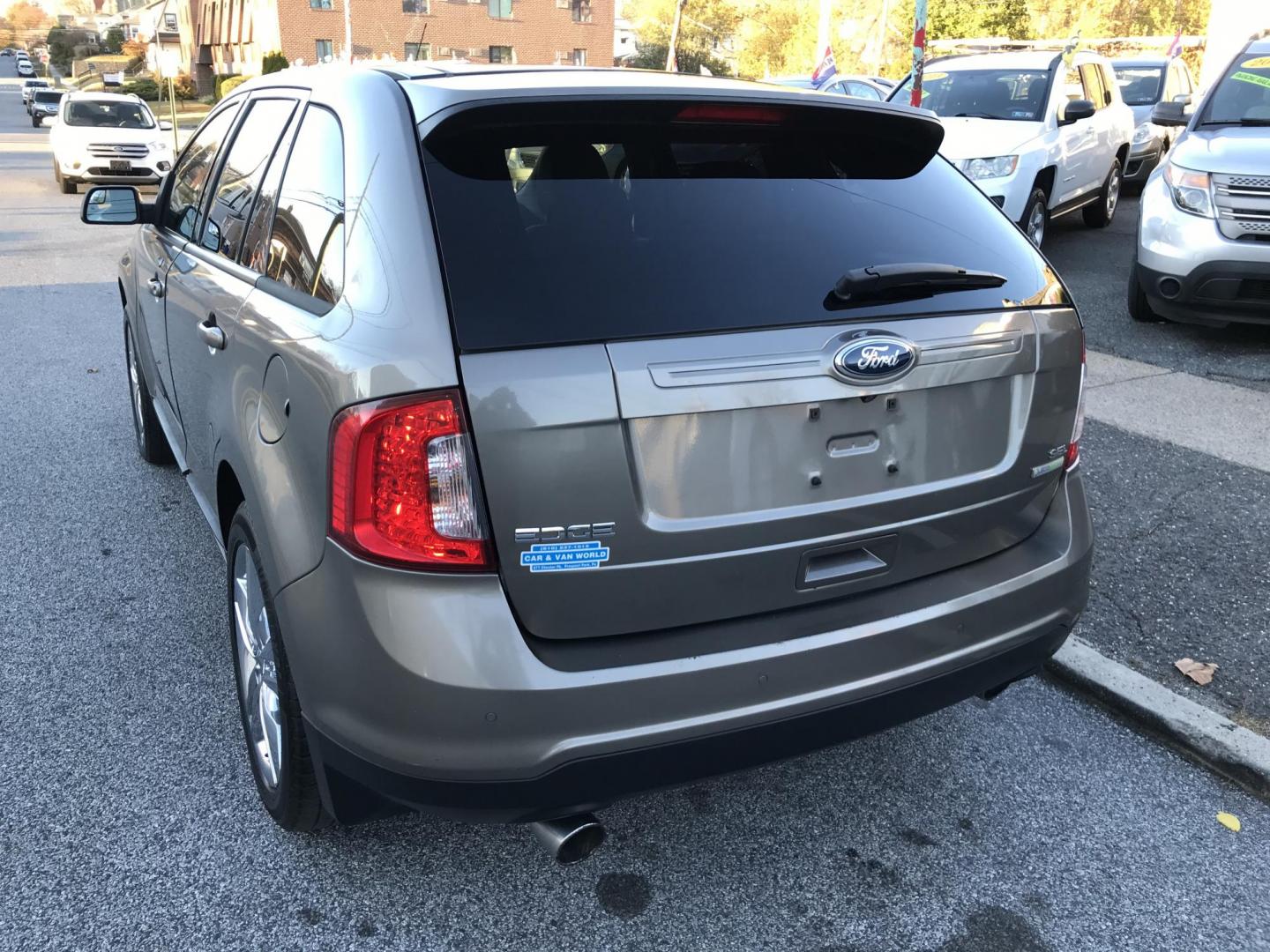 2013 Gray /Gray Ford Edge SEL FWD (2FMDK3J95DB) with an 2.0L L4 DOHC 16V engine, 6-Speed Automatic transmission, located at 577 Chester Pike, Prospect Park, PA, 19076, (610) 237-1015, 39.886154, -75.302338 - Photo#6