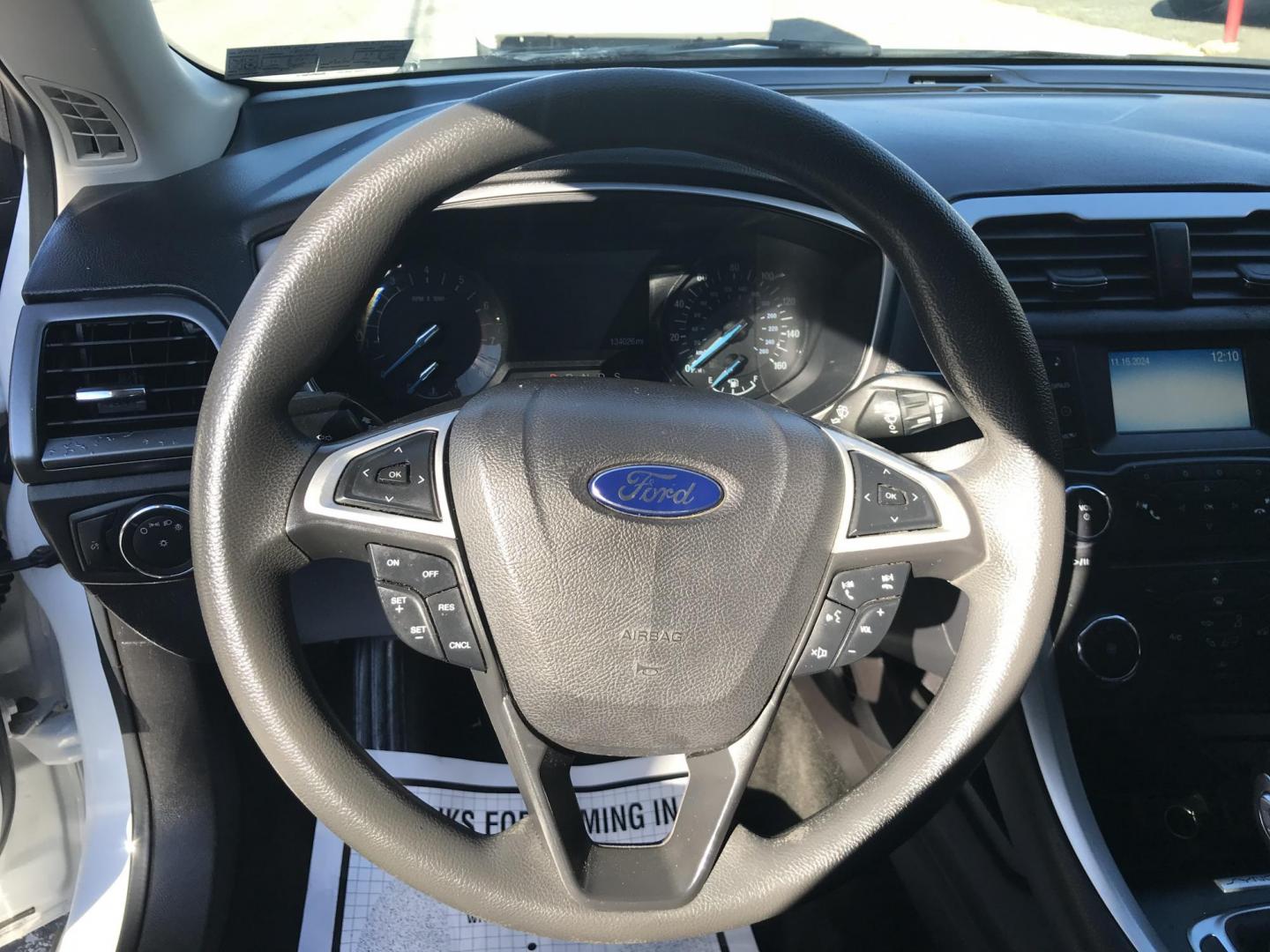 2016 White /Gray Ford Fusion SE (3FA6P0H79GR) with an 2.5L L4 DOHC 16V engine, 6-Speed Automatic transmission, located at 577 Chester Pike, Prospect Park, PA, 19076, (610) 237-1015, 39.886154, -75.302338 - 2016 Ford Fusion SE: new PA inspection, great on gas, SUPER CLEAN, runs LIKE NEW! This vehicle comes inspected and has been given a bumper to bumper safety check. It is very clean, reliable, and well maintained. We offer a unique pay plan that is known for being the easiest and fastest financing - Photo#11