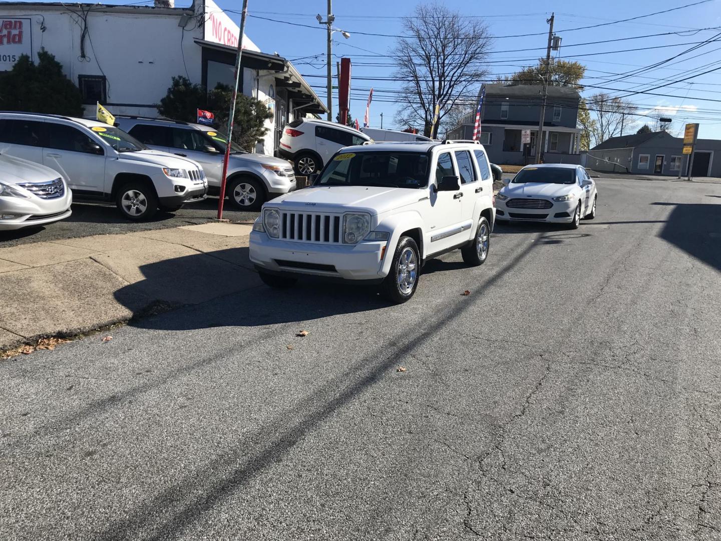 2012 White /Gray Jeep Liberty Sport 4WD (1C4PJMAK2CW) with an 3.7L V6 SOHC 12V engine, 4-Speed Automatic transmission, located at 577 Chester Pike, Prospect Park, PA, 19076, (610) 237-1015, 39.886154, -75.302338 - 2012 Jeep Liberty Sport: 4x4, sunroof, new PA inspection, SUPER CLEAN! This vehicle comes inspected and has been given a bumper to bumper safety check. It is very clean, reliable, and well maintained. We offer a unique pay plan that is known for being the easiest and fastest financing option in t - Photo#2