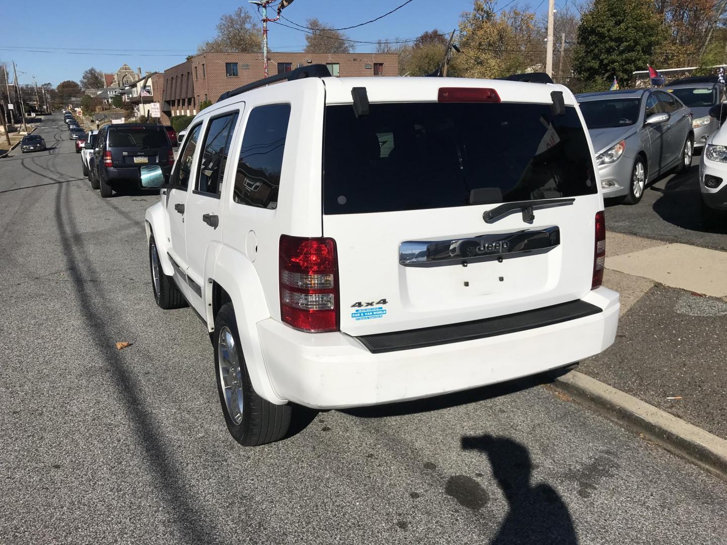 2012 White /Gray Jeep Liberty Sport 4WD (1C4PJMAK2CW) with an 3.7L V6 SOHC 12V engine, 4-Speed Automatic transmission, located at 577 Chester Pike, Prospect Park, PA, 19076, (610) 237-1015, 39.886154, -75.302338 - 2012 Jeep Liberty Sport: 4x4, sunroof, new PA inspection, SUPER CLEAN! This vehicle comes inspected and has been given a bumper to bumper safety check. It is very clean, reliable, and well maintained. We offer a unique pay plan that is known for being the easiest and fastest financing option in t - Photo#5