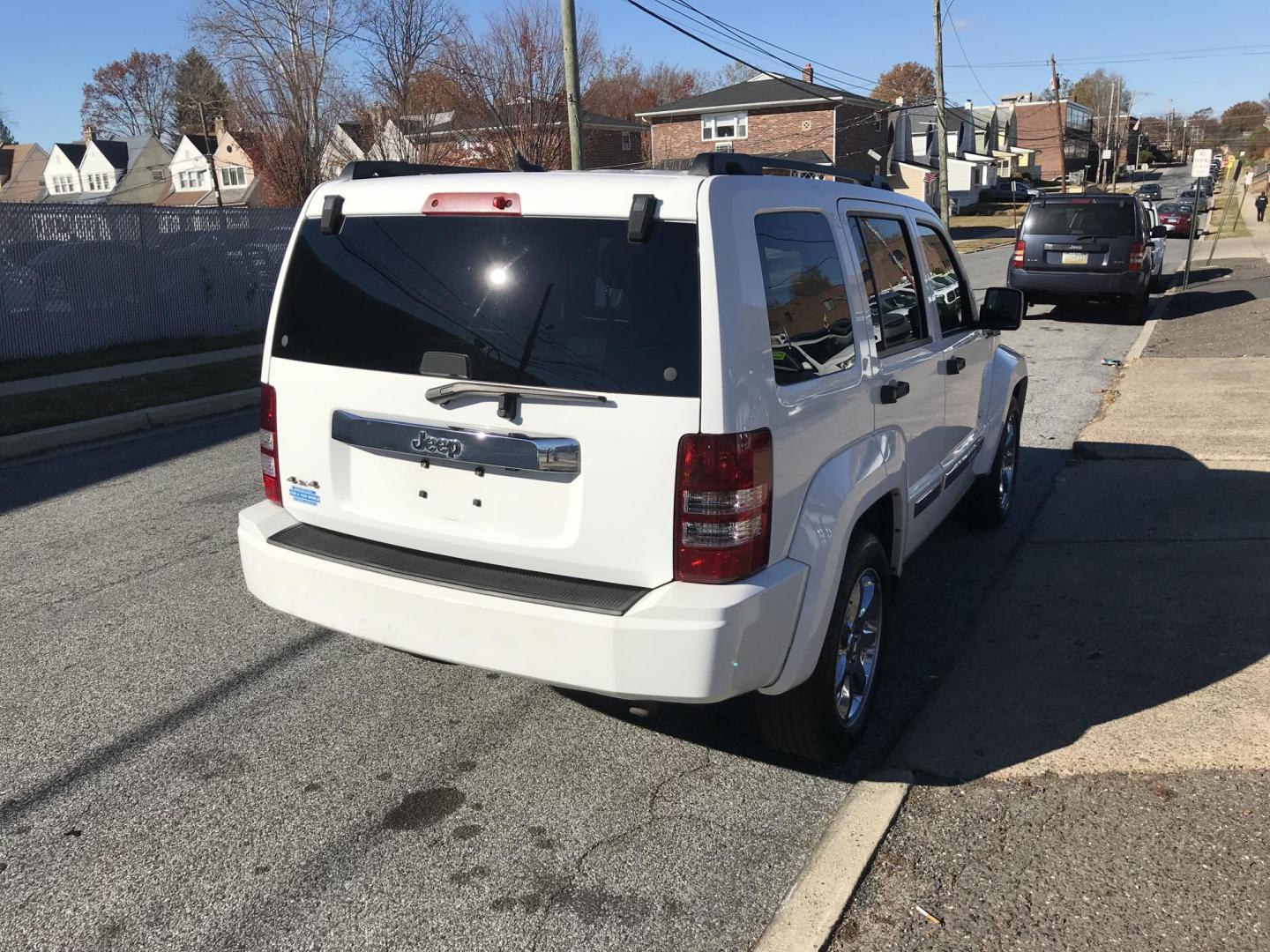 2012 White /Gray Jeep Liberty Sport 4WD (1C4PJMAK2CW) with an 3.7L V6 SOHC 12V engine, 4-Speed Automatic transmission, located at 577 Chester Pike, Prospect Park, PA, 19076, (610) 237-1015, 39.886154, -75.302338 - 2012 Jeep Liberty Sport: 4x4, sunroof, new PA inspection, SUPER CLEAN! This vehicle comes inspected and has been given a bumper to bumper safety check. It is very clean, reliable, and well maintained. We offer a unique pay plan that is known for being the easiest and fastest financing option in t - Photo#6