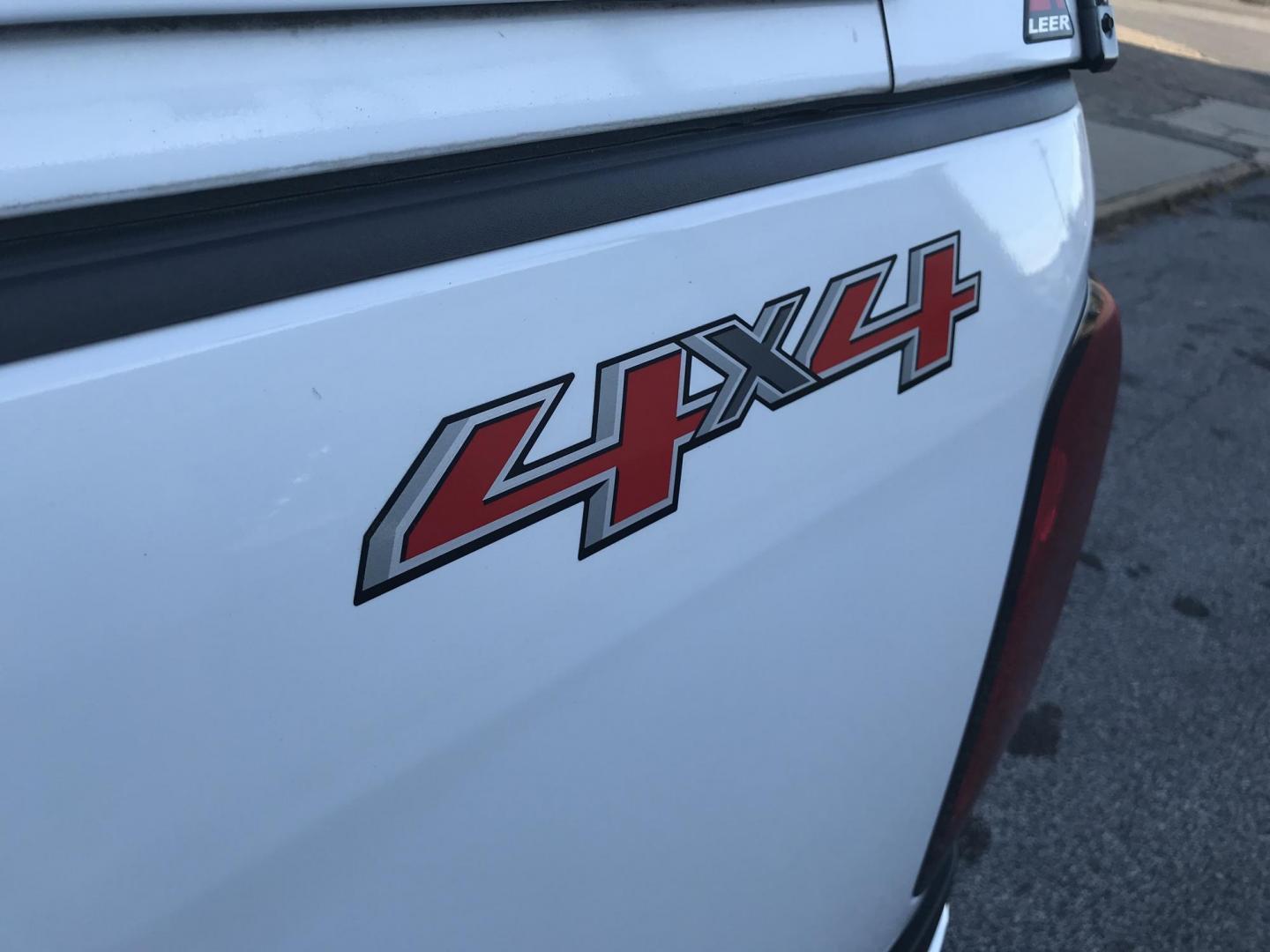 2018 White /Gray Chevrolet Colorado Work Truck Ext. Cab 4WD (1GCHTBEA0J1) with an 2.5L L4 DOHC 16V GAS engine, 6A transmission, located at 577 Chester Pike, Prospect Park, PA, 19076, (610) 237-1015, 39.886154, -75.302338 - 2018 Chevrolet Colorado: 4x4, extended cab, new PA inspection, backup camera, FLEET MAINTAINED, runs LIKE NEW! This vehicle comes inspected and has been given a bumper to bumper safety check. It is very clean, reliable, and well maintained. We offer a unique pay plan that is known for being the e - Photo#5