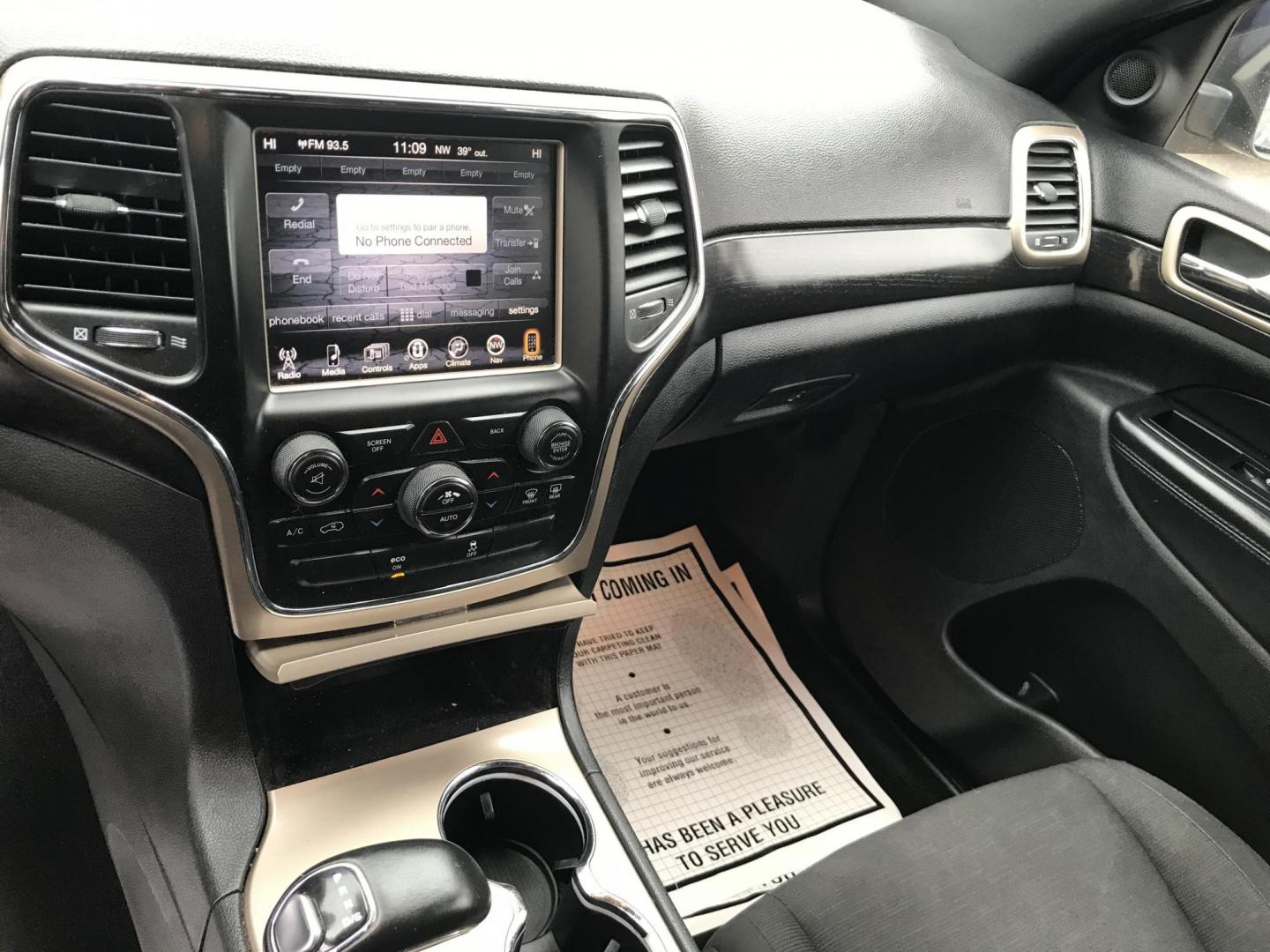 2014 Gray /Gray Jeep Grand Cherokee Laredo 4WD (1C4RJFAG1EC) with an 3.6L V6 DOHC 24V engine, 5-Speed Automatic transmission, located at 577 Chester Pike, Prospect Park, PA, 19076, (610) 237-1015, 39.886154, -75.302338 - Photo#11