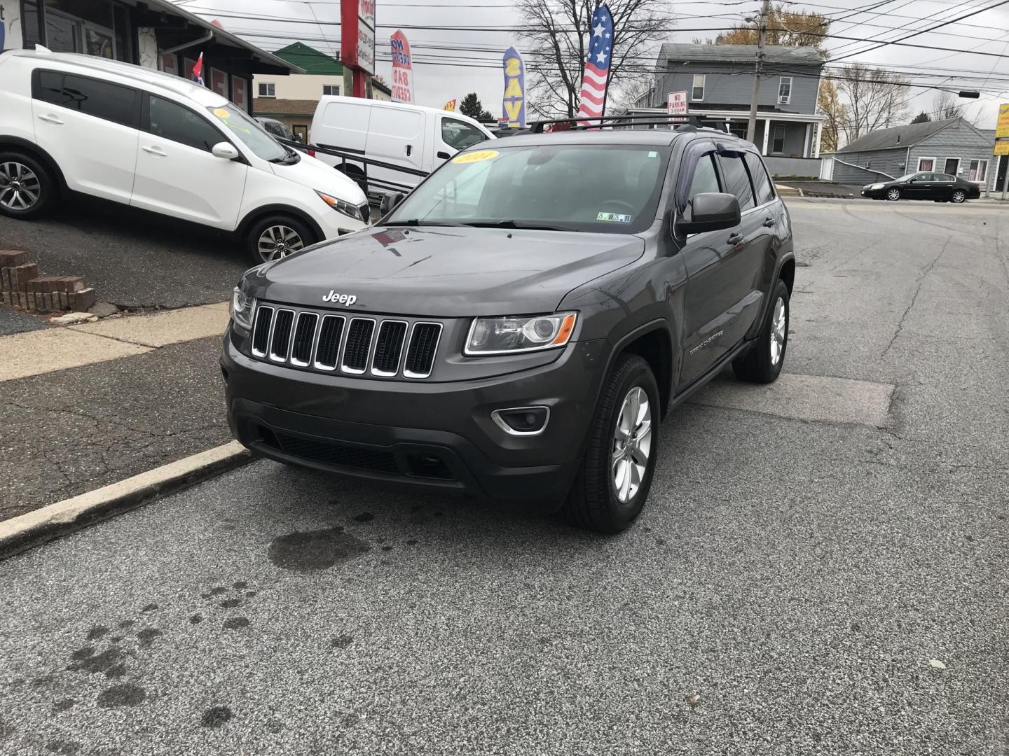 2014 Gray /Gray Jeep Grand Cherokee Laredo 4WD (1C4RJFAG1EC) with an 3.6L V6 DOHC 24V engine, 5-Speed Automatic transmission, located at 577 Chester Pike, Prospect Park, PA, 19076, (610) 237-1015, 39.886154, -75.302338 - Photo#2