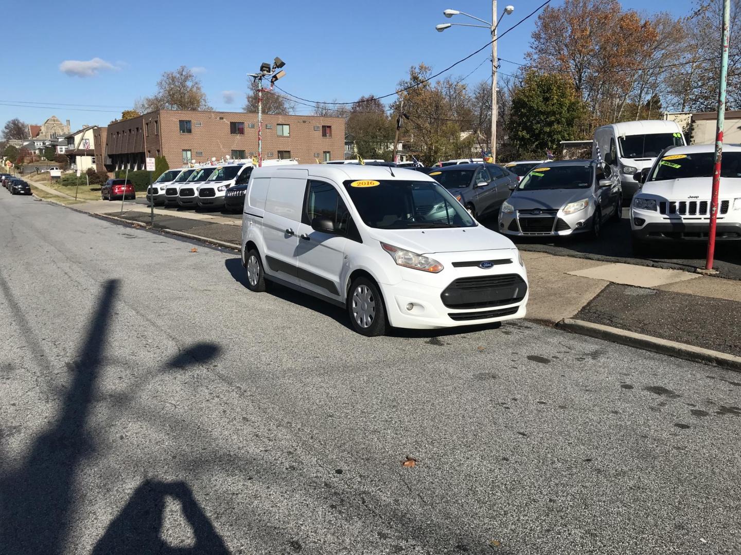 2016 White /Gray Ford Transit Connect Cargo Van XLT LWB (NM0LS7F72G1) with an 2.5L L4 DOHC 16V engine, 6A transmission, located at 577 Chester Pike, Prospect Park, PA, 19076, (610) 237-1015, 39.886154, -75.302338 - Photo#4