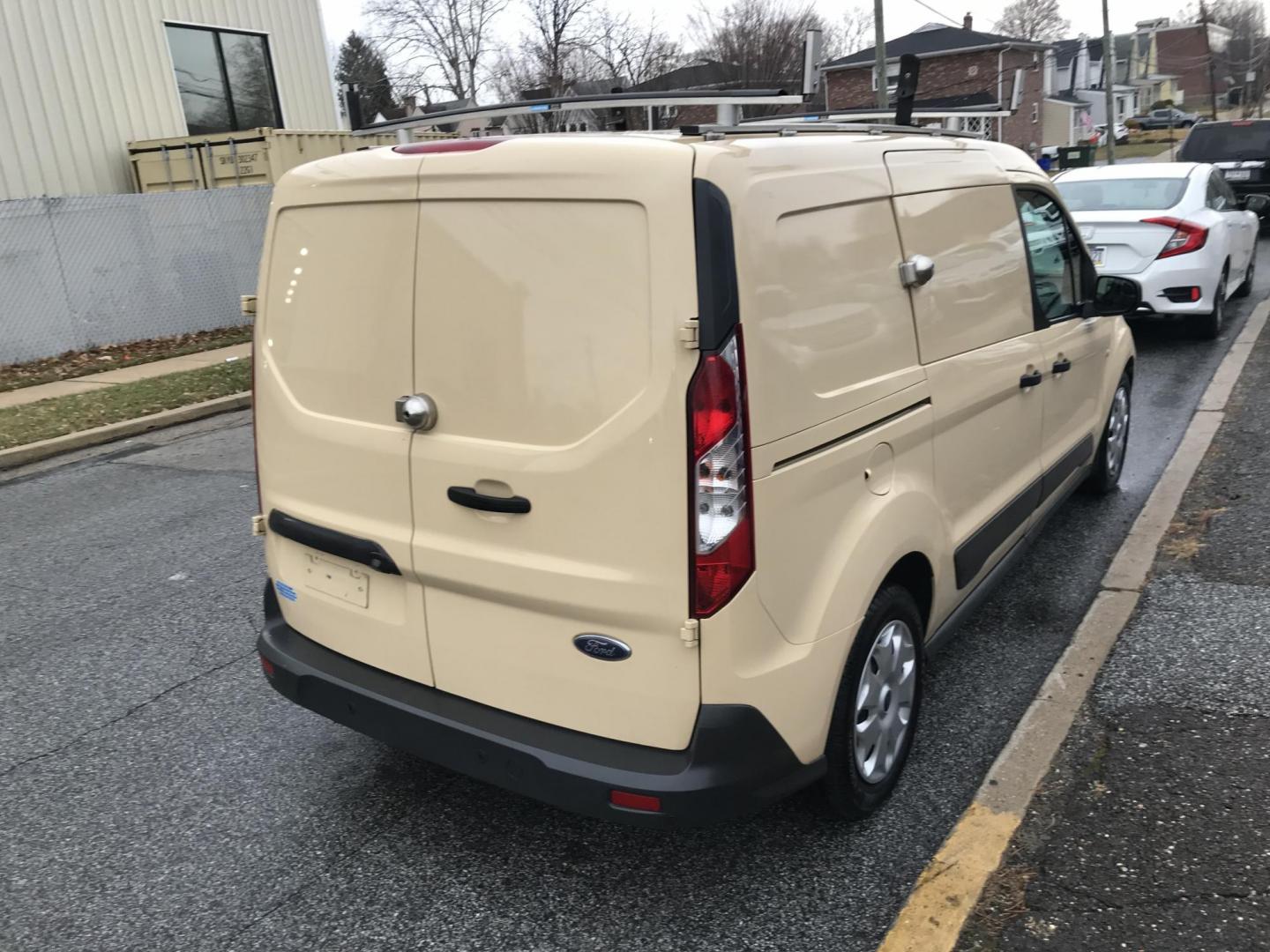 2017 Tan /Gray Ford Transit Connect Cargo Van XLT (NM0LS7F74H1) with an 2.5L L4 DOHC 16V engine, 6A transmission, located at 577 Chester Pike, Prospect Park, PA, 19076, (610) 237-1015, 39.886154, -75.302338 - Photo#5