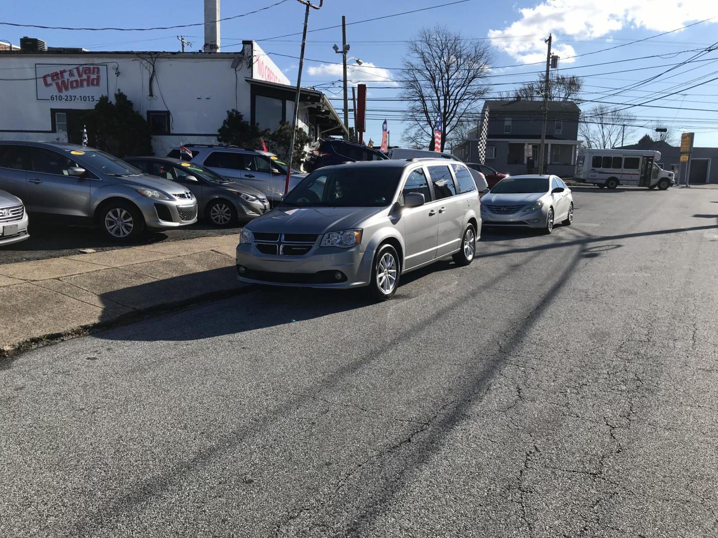 2019 Silver /Black Dodge Grand Caravan SXT (2C4RDGCG6KR) with an 3.6L V6 DOHC 24V engine, 6A transmission, located at 577 Chester Pike, Prospect Park, PA, 19076, (610) 237-1015, 39.886154, -75.302338 - Photo#3