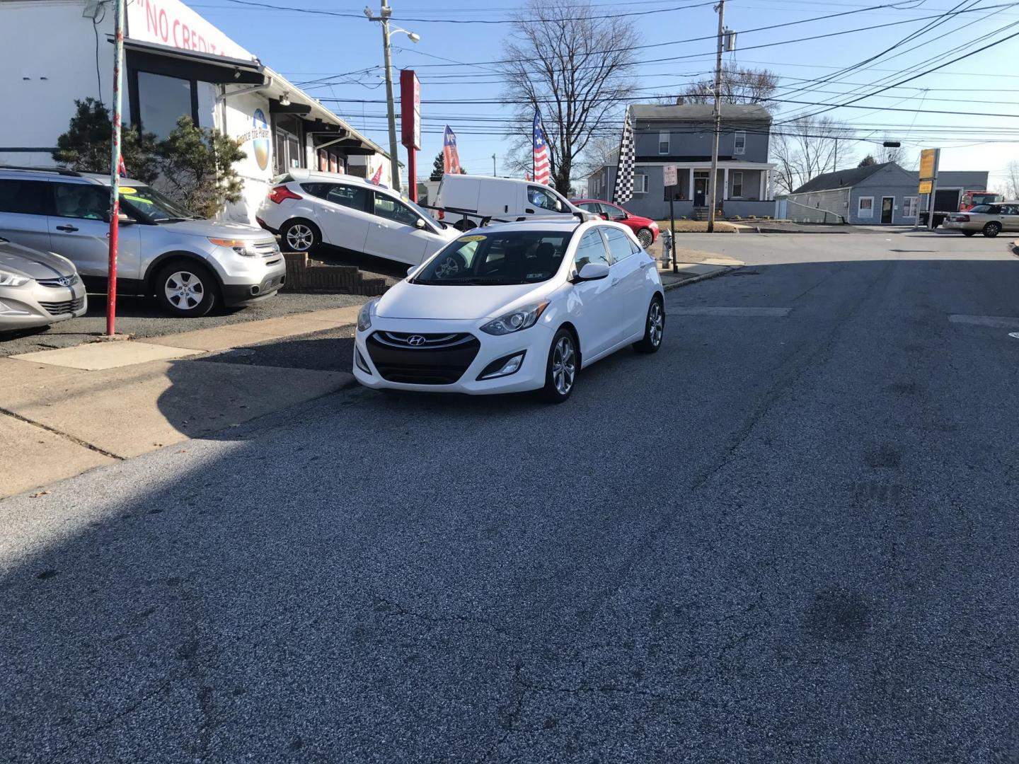 2013 White /Black Hyundai Elantra GT A/T (KMHD35LE3DU) with an 1.8L L4 16V DOHC engine, 6-Speed Automatic transmission, located at 577 Chester Pike, Prospect Park, PA, 19076, (610) 237-1015, 39.886154, -75.302338 - Photo#1