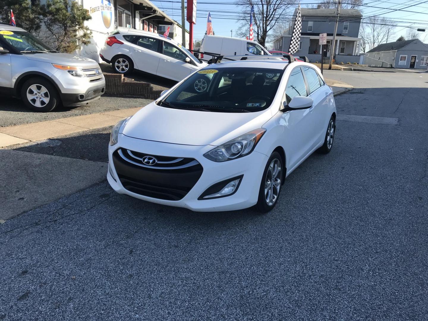 2013 White /Black Hyundai Elantra GT A/T (KMHD35LE3DU) with an 1.8L L4 16V DOHC engine, 6-Speed Automatic transmission, located at 577 Chester Pike, Prospect Park, PA, 19076, (610) 237-1015, 39.886154, -75.302338 - Photo#3