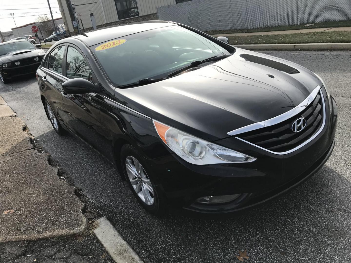 2013 Black /Gray Hyundai Sonata GLS (5NPEB4AC4DH) with an 2.4L L4 DOHC 16V engine, 6-Speed Automatic transmission, located at 577 Chester Pike, Prospect Park, PA, 19076, (610) 237-1015, 39.886154, -75.302338 - Photo#2