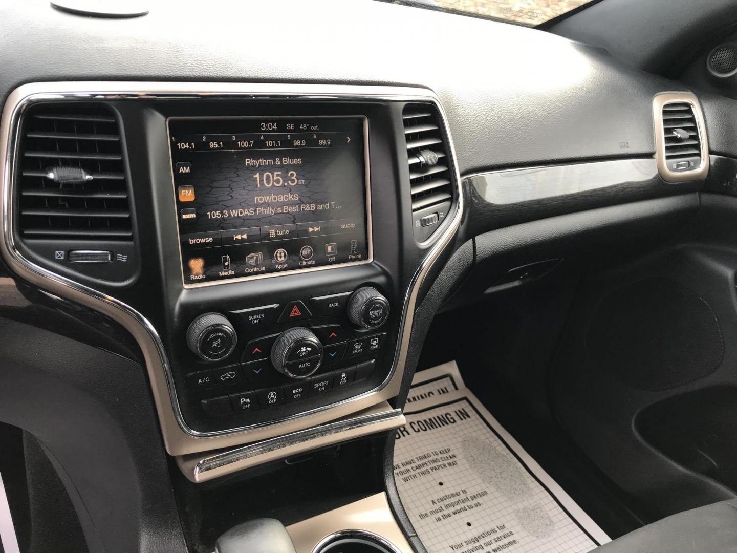 2016 Green /Black Jeep Grand Cherokee Laredo 4WD (1C4RJFAG0GC) with an 3.6L V6 DOHC 24V engine, 8A transmission, located at 577 Chester Pike, Prospect Park, PA, 19076, (610) 237-1015, 39.886154, -75.302338 - Photo#16