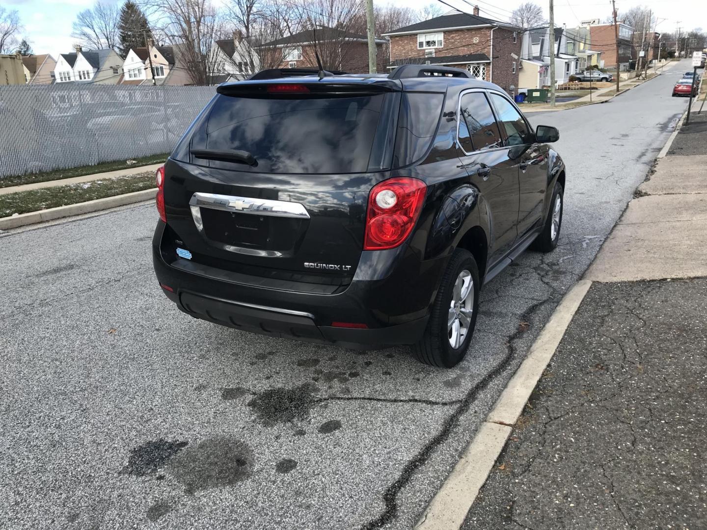 2011 Black /Black Chevrolet Equinox 2LT AWD (2CNFLNEC7B6) with an 2.4L L4 DOHC 16V engine, 6-Speed Automatic transmission, located at 577 Chester Pike, Prospect Park, PA, 19076, (610) 237-1015, 39.886154, -75.302338 - Photo#4