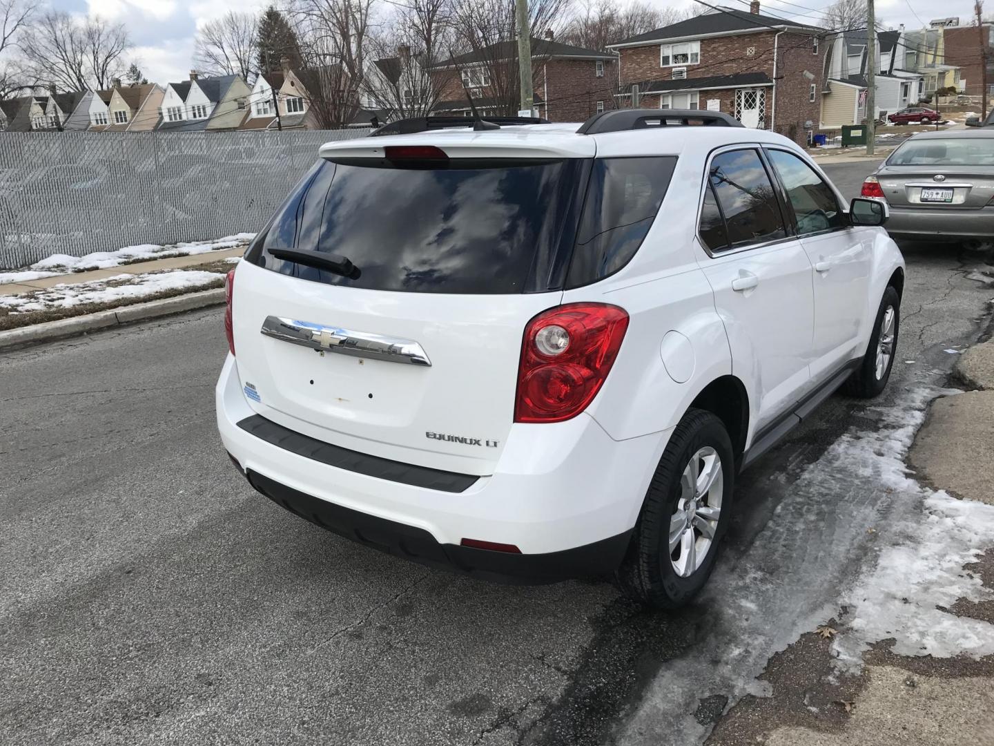 2012 White /Black Chevrolet Equinox 2LT AWD (2GNFLNEK7C6) with an 2.4L L4 DOHC 16V engine, 6-Speed Automatic transmission, located at 577 Chester Pike, Prospect Park, PA, 19076, (610) 237-1015, 39.886154, -75.302338 - Photo#5