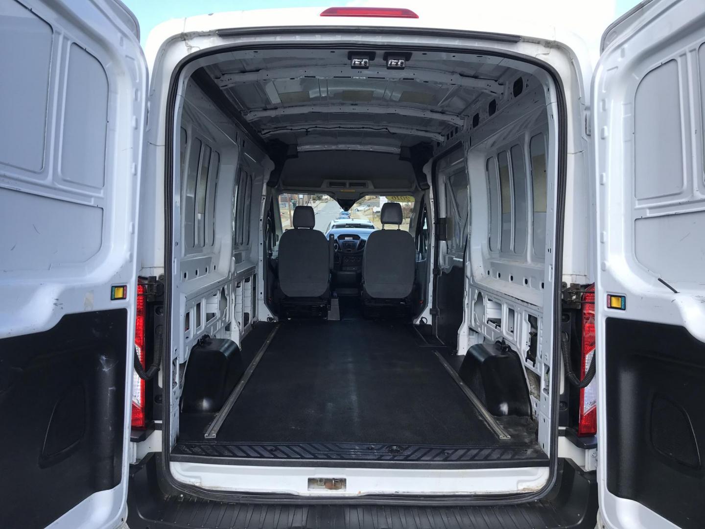 2016 White /Gray Ford Transit 250 Van Med. Roof w/Sliding Pass. 148-in. WB (1FTYR2CM9GK) with an 3.7L V6 DOHC 24V engine, 6-Speed Automatic transmission, located at 577 Chester Pike, Prospect Park, PA, 19076, (610) 237-1015, 39.886154, -75.302338 - 2019 Ford Transit 250 Medium Roof: Runs strong, has backup camera. Has check engine light on for catalytic converter. Needs inspection. Sold as-is. - Photo#10