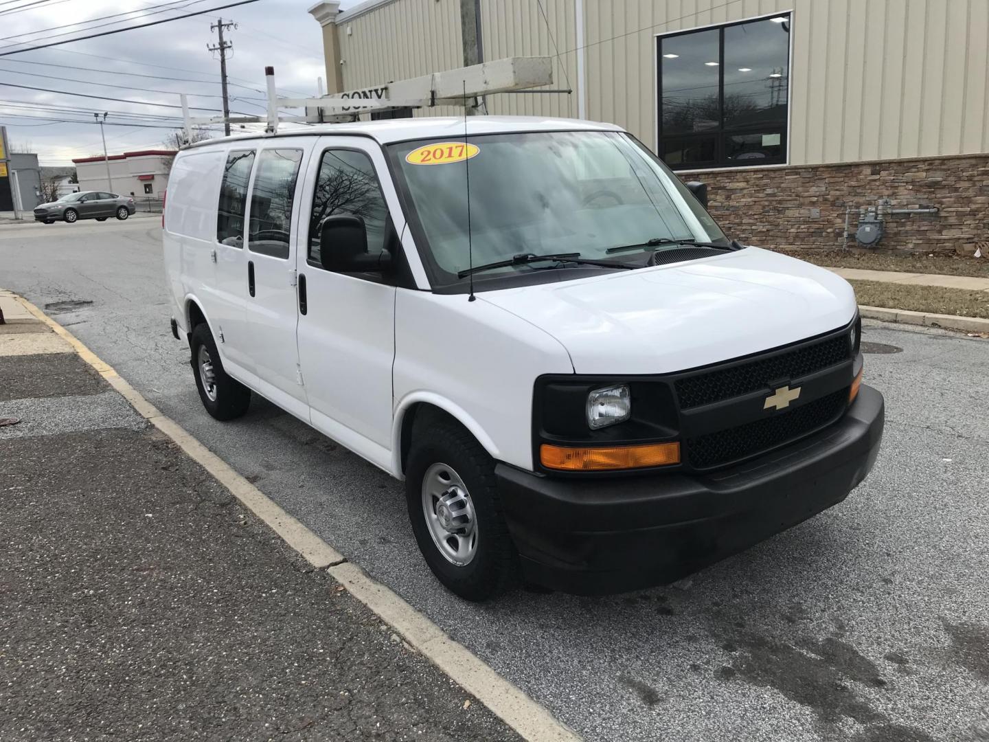 2017 White /Gray Chevrolet Express 2500 Cargo (1GCWGAFF2H1) with an 4.8L V8 FFV engine, 6A transmission, located at 577 Chester Pike, Prospect Park, PA, 19076, (610) 237-1015, 39.886154, -75.302338 - Photo#5